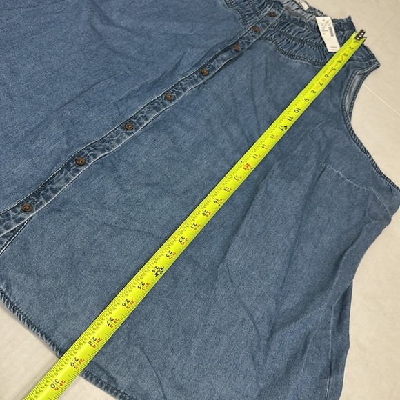 Maurices Plus Size Women’s 3X Chambray Sleeveless Button Down Top NWT Casual - Picture 6 of 8